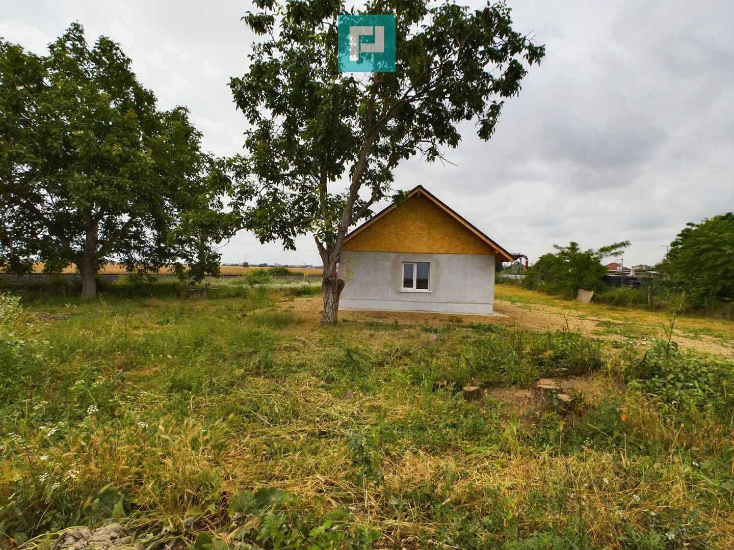 Casă cu 3 camere la roșu de vânzare zona 6Vânători - Poză 7