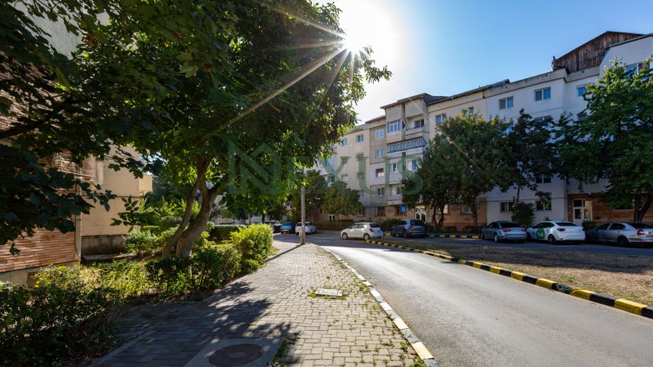 Apartament cu 4 camere, 90 mp, etaj 1 – Zona Nord, Bacău - Poză 33
