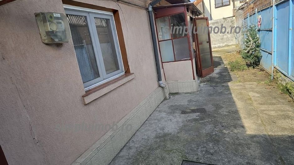 Casa/Vila sector 4 - Poză 1