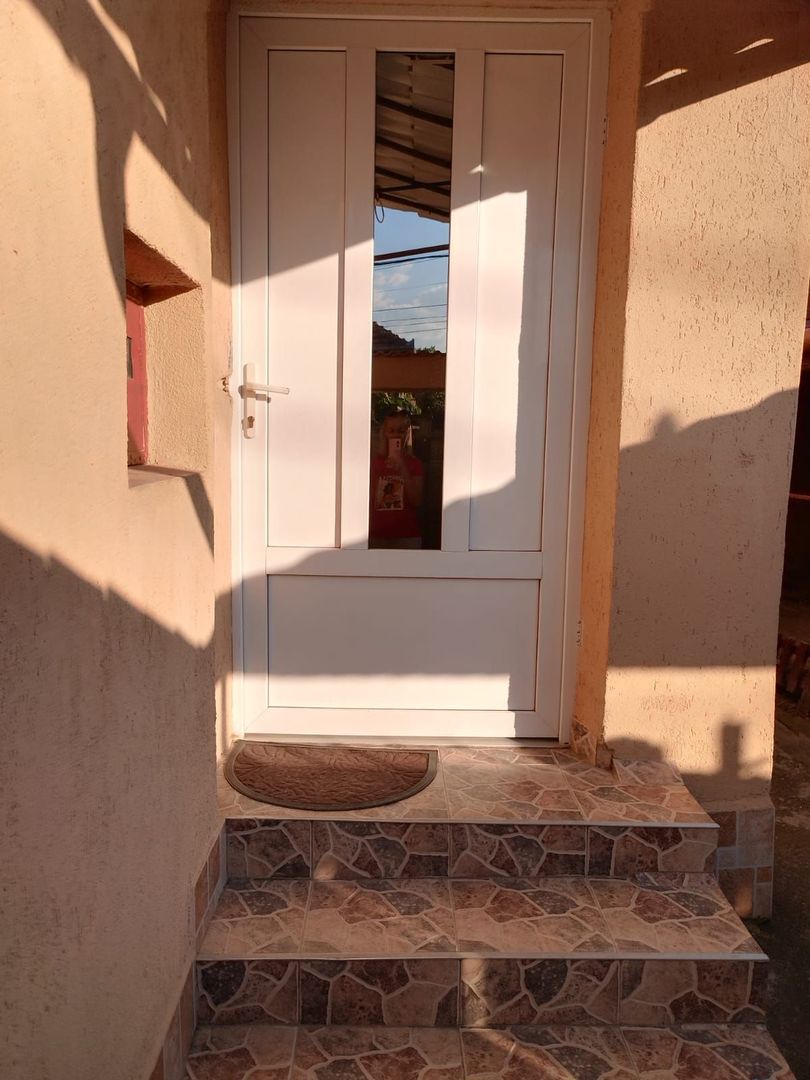 ageuropa.ro vinde casa in zona 14 Mai cu 3 cam. si teren aferent de 500mp. - Poză 1