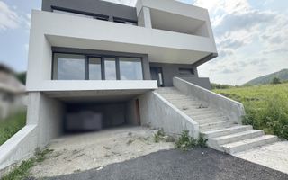 Casa exclusivista cu panorama deosebita! - Poză 1