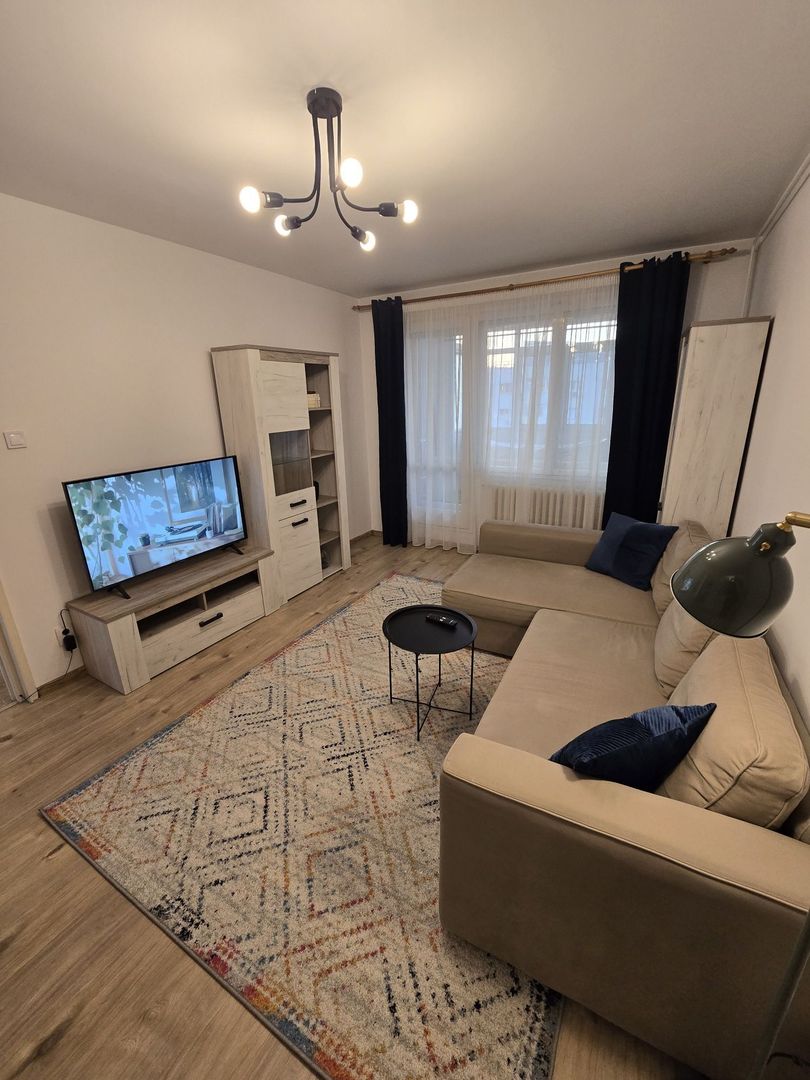 Închiriere Apartament cu 2 camere renovat, etaj 10, mobilat complet, Dristor - Poză 1