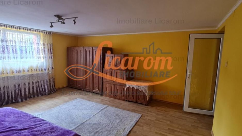 Casa individuala cu 2 apartamente, 6 camere,teren 403 mp,ASTRA. - Poză 11