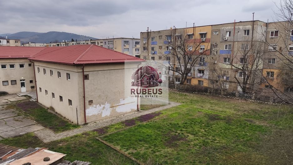 Mic la întreținere, bun la randament: apartament în Orșova - Poză 34