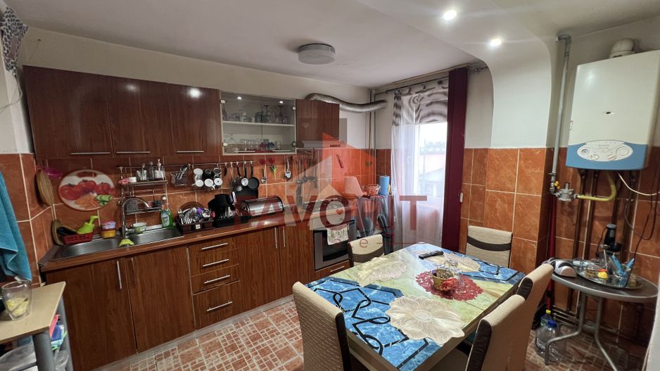Apartament 3 camere decomandat |2 Bai | Boxa la subsol | Zona Soarelui - Poză 5