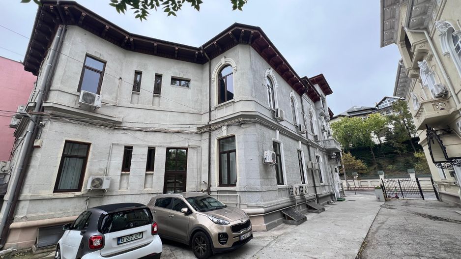 Cladire 23 de camere cu teren 554 mp - Poză 4