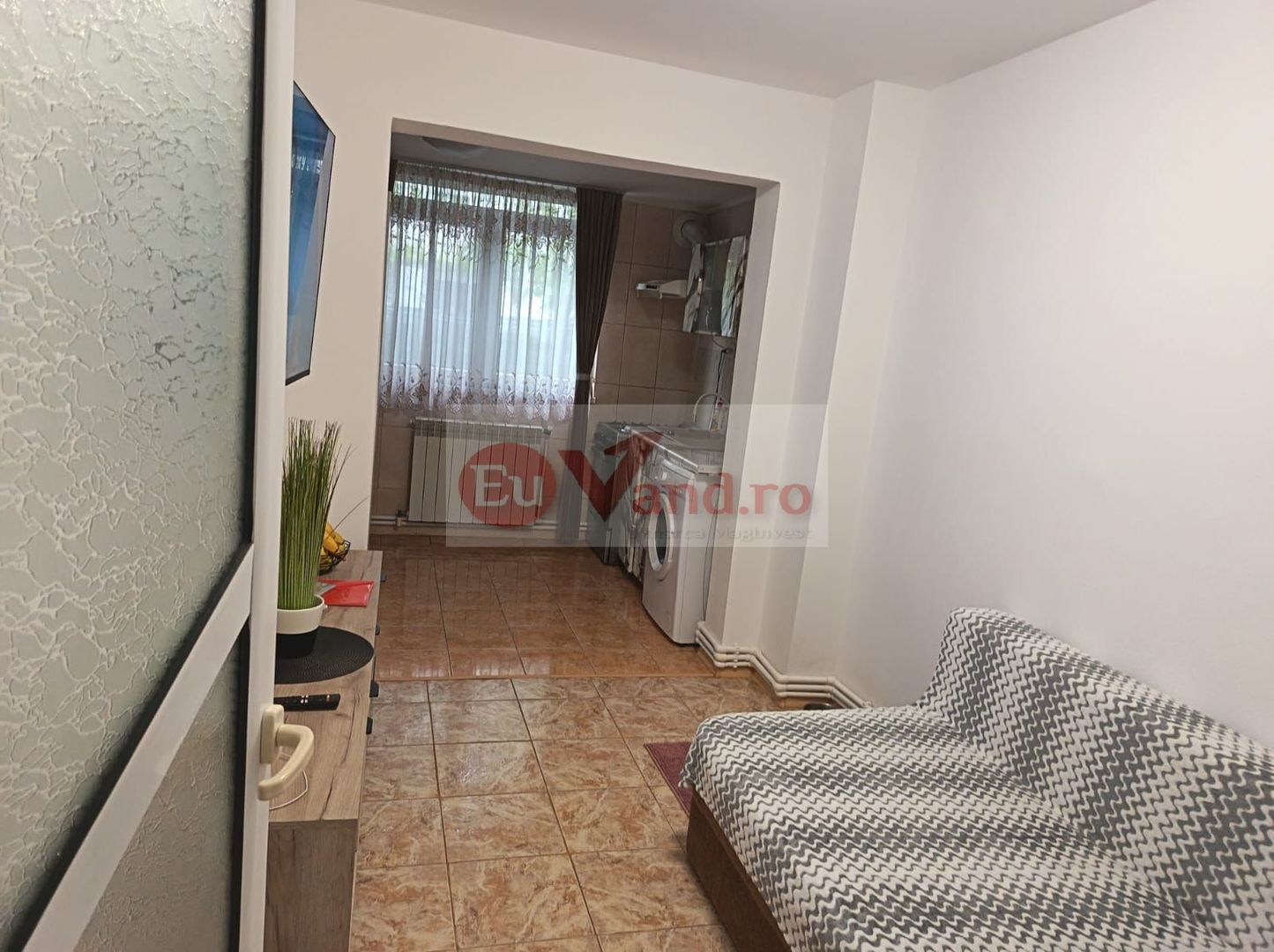 De vanzare apartament 3 camere – Micro 40 – Parter cu gradina, 58.000 euro - Poză 4