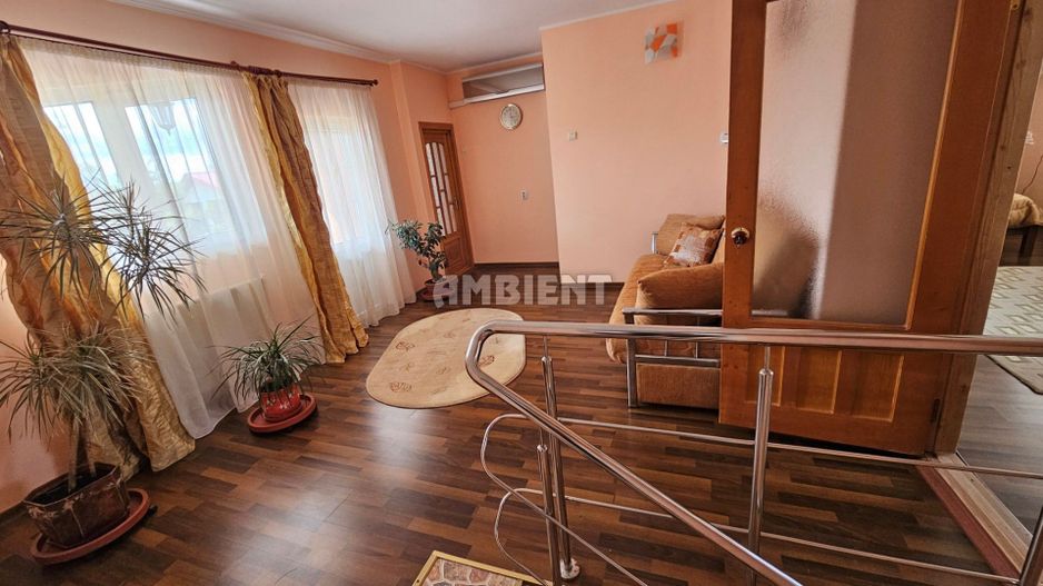 Vilă P+M mobilată și utilată,  teren 1100 mp, zona BACAOANI; - Poză 5