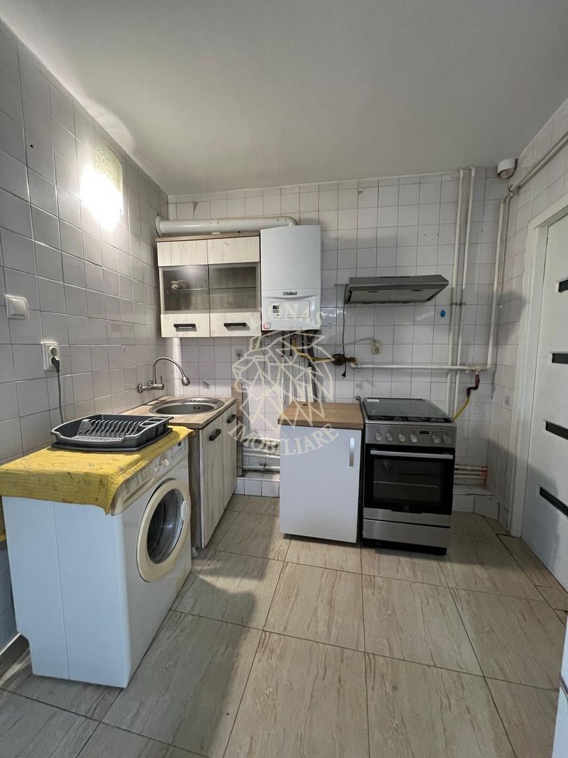 Apartament 2 camere-balcon-curte comuna-parcare-Zona Spalatoria Mara - Poză 10