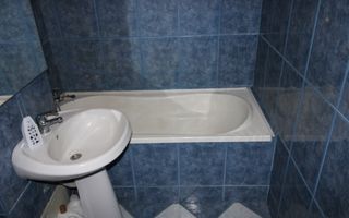 ideal pentru cuplu, studenti, la 8 minute de Complex, centrala proprie - Poză 4