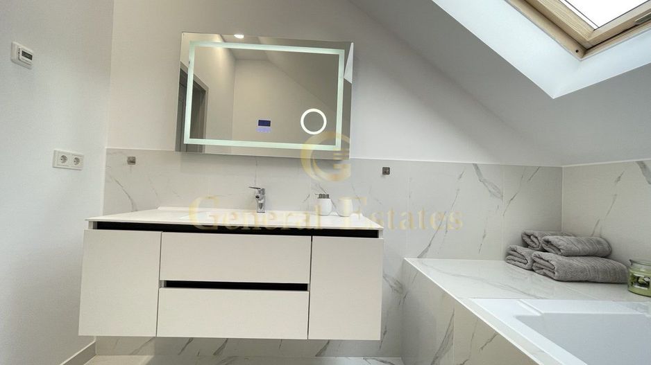 Casă cu design modern & suflet autentic – 200 m² de confort și rafinam - Poză 42