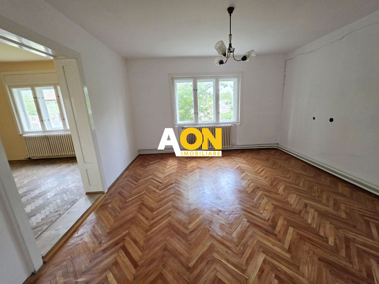 Casa 4 camere, 2 garaje, 652 mp teren, zona exclusivista, Cetate - Poză 9