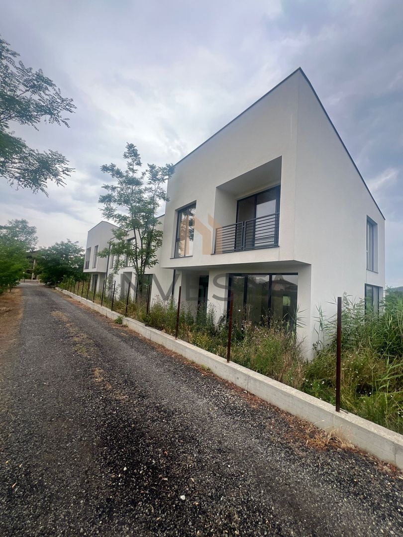 Triplex nou, 113 mp utili + curte, Apahida – disponibil si la pachet! - Poză 1