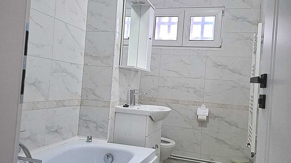 Apartament 2 camere,  50 mp Podu Ros Primaverii 360 euro - Poză 5