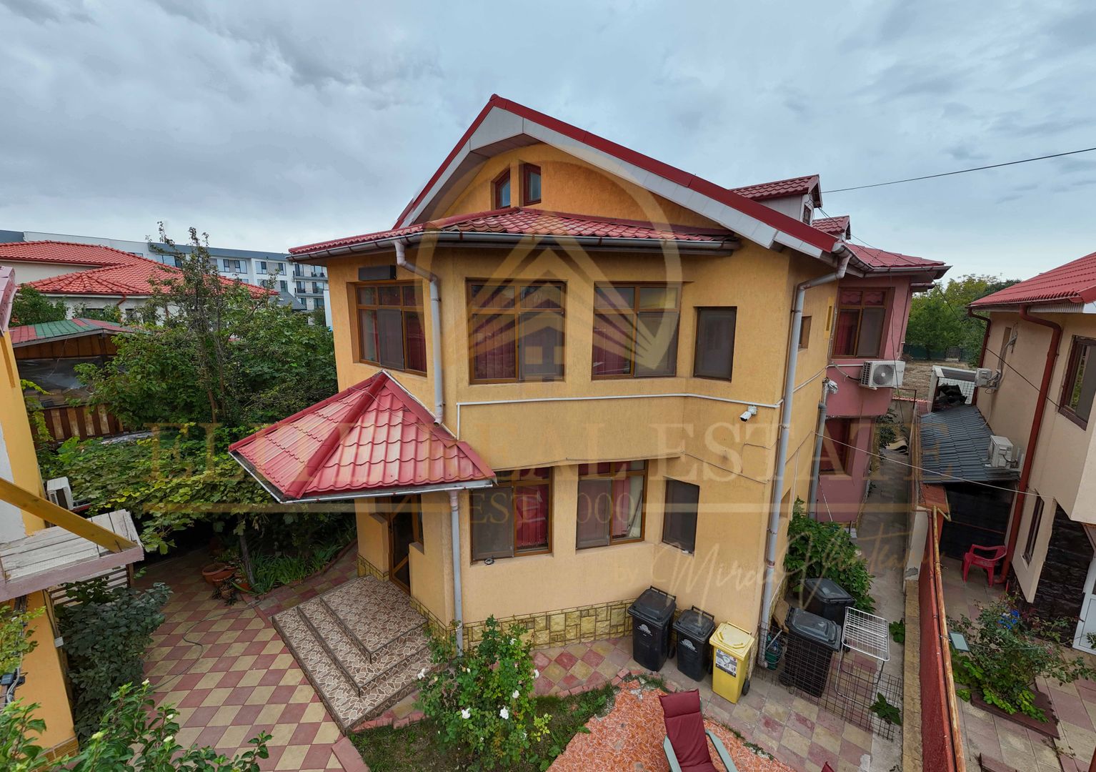 Casă spațioasă cu funcțiune de pensiune – Kamsas - Poză 14