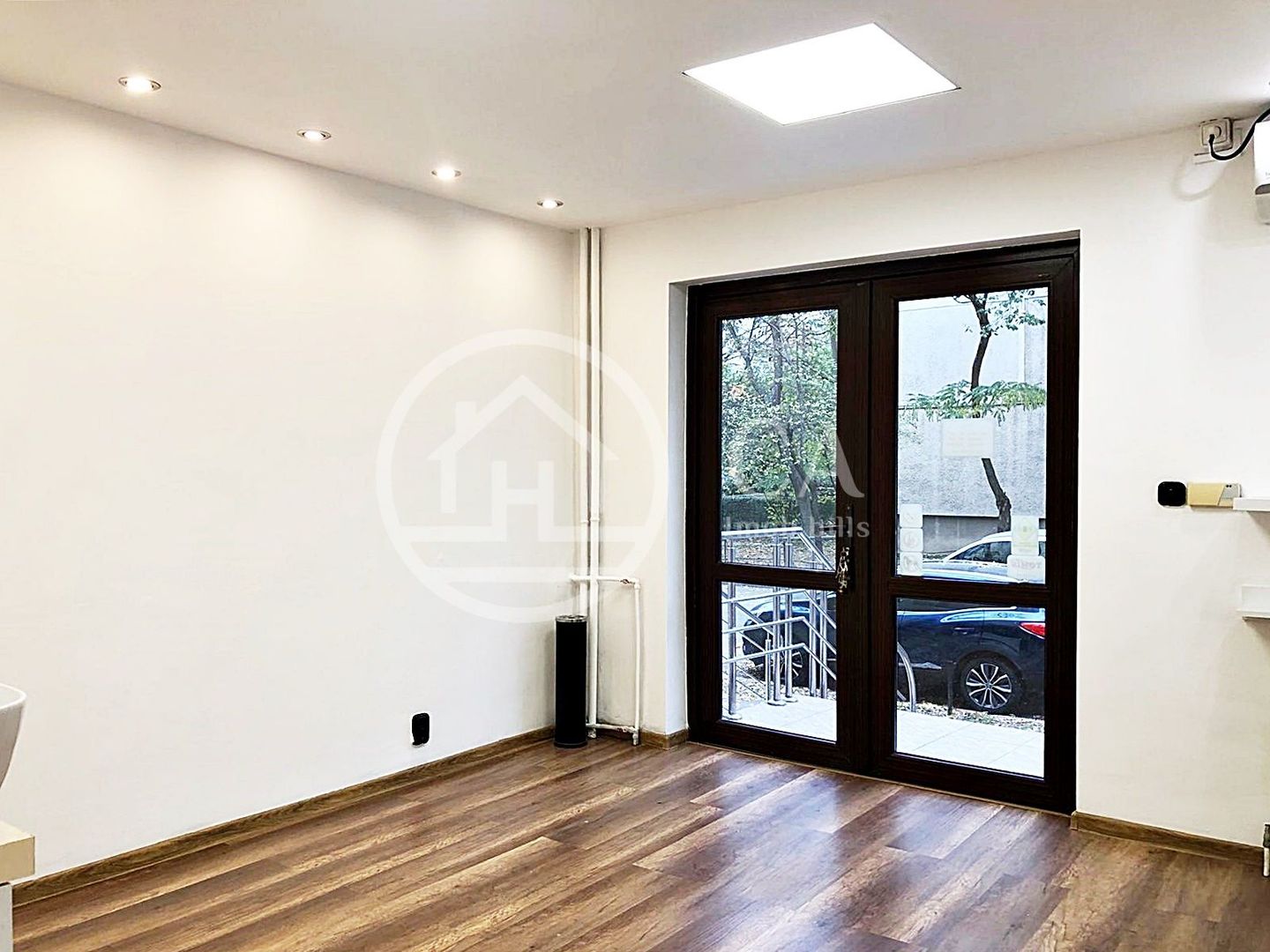 Spatiu comercial de vanzare in zona Decebal, Oradea - Poză 1