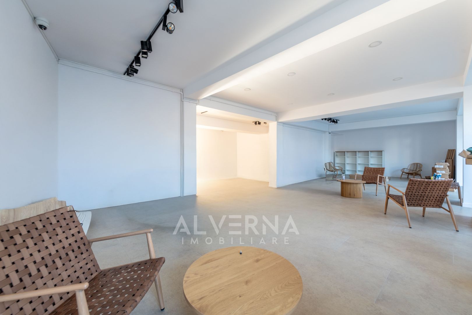 Spatiu comercial 165mp | 11ml vitrina | 2 grupuri sanitare | Borhanci - Poză 2