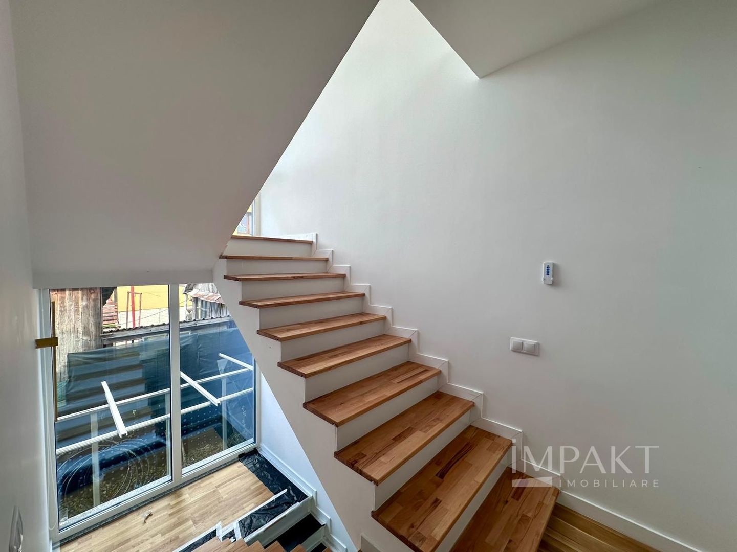 Vila | Zona Iris | Ultrafinisata | 120 mp + 350 mp Teren + 70 mp Teras - Poză 5