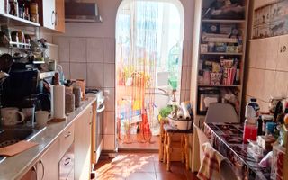 Apartament cu 3 camere, decomandat, zona Paltinis - Poză 4