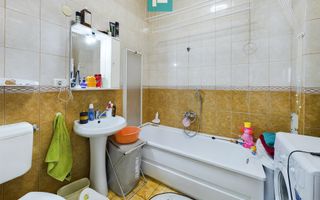 Casă la curte comună, zonă ultracentrală - Poză 10