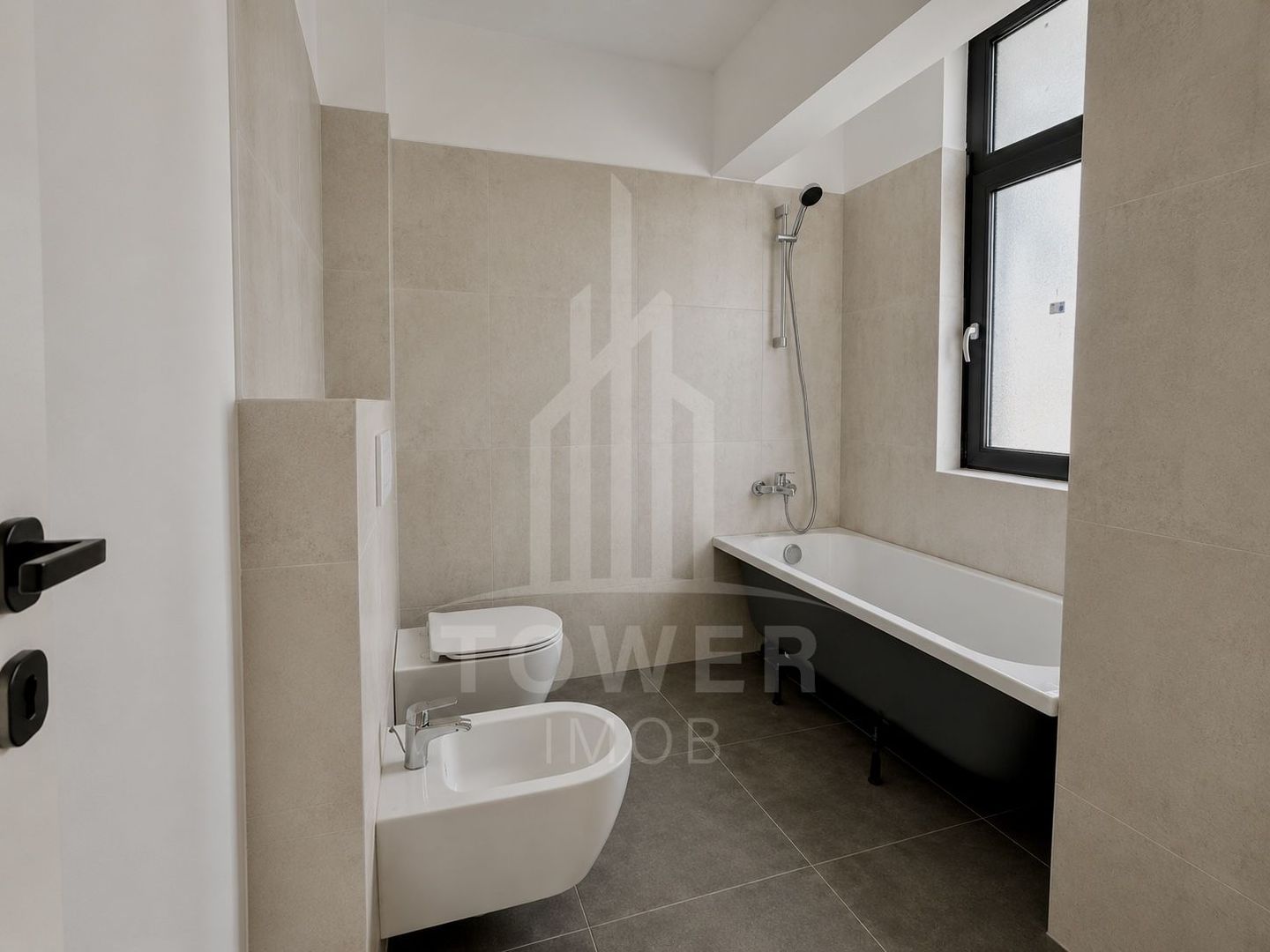 Apartament 3 camere- la cheie- Calea Surii Mici - Poză 10