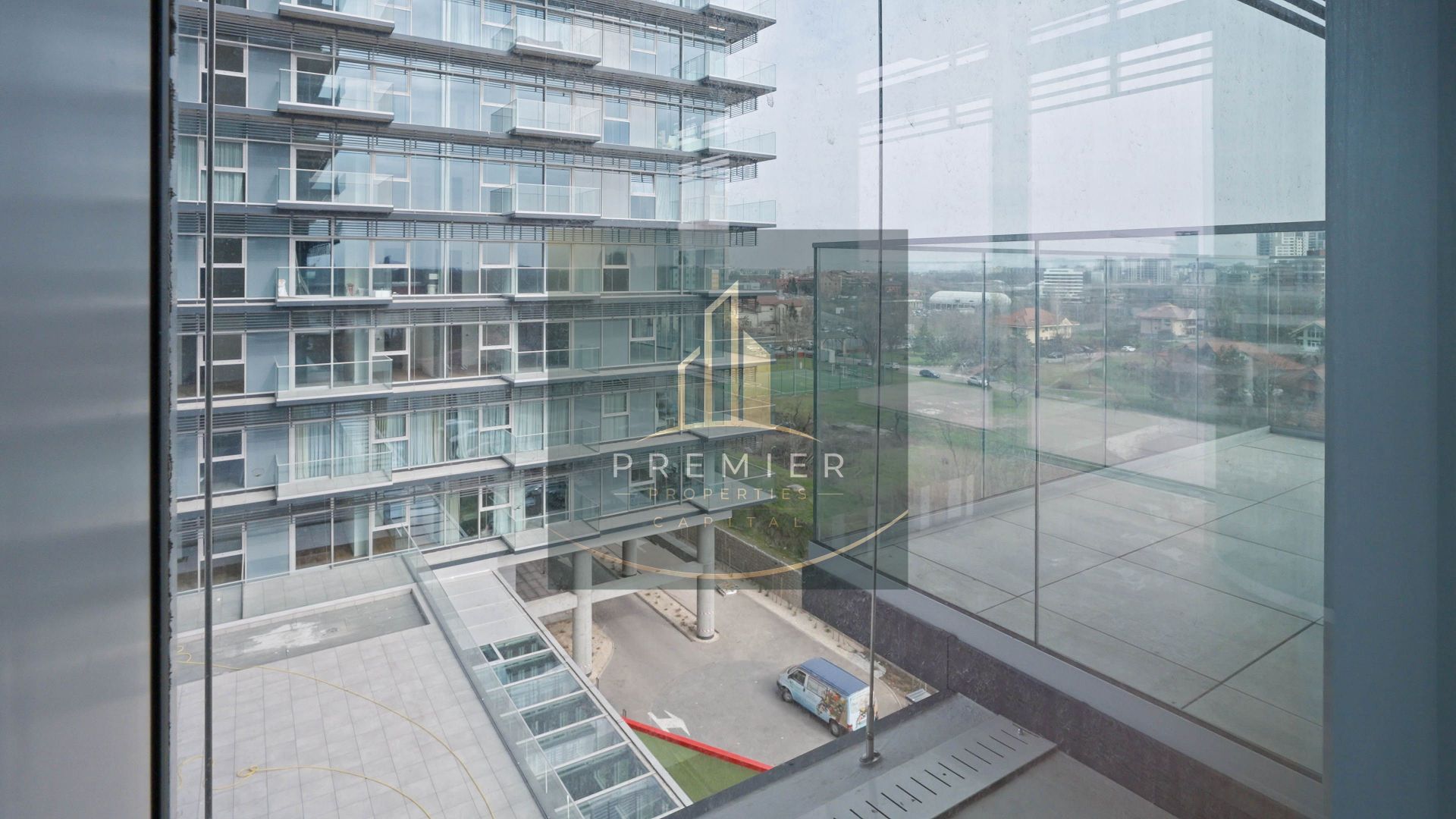 Luxury 2-Bedroom Apartment | Large Terrace | Parking | Prime Location ⭐ - Poză 9