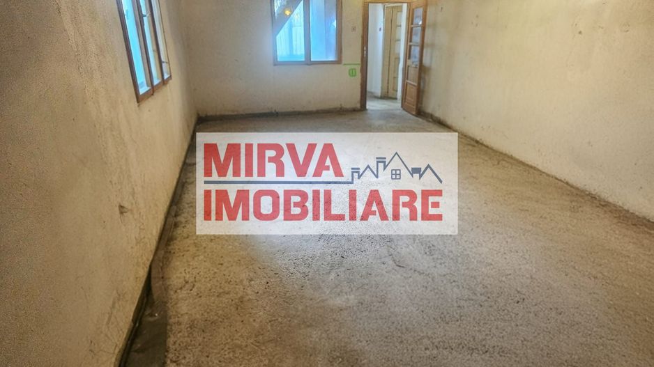 Exclusivitate! Casă cu teren generos în Sat Olteni, Com.Teișani - Poză 32