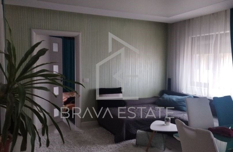 Apartament 3 camere, balcon, parcare, 64 mp, zona Floresti - Poză 1