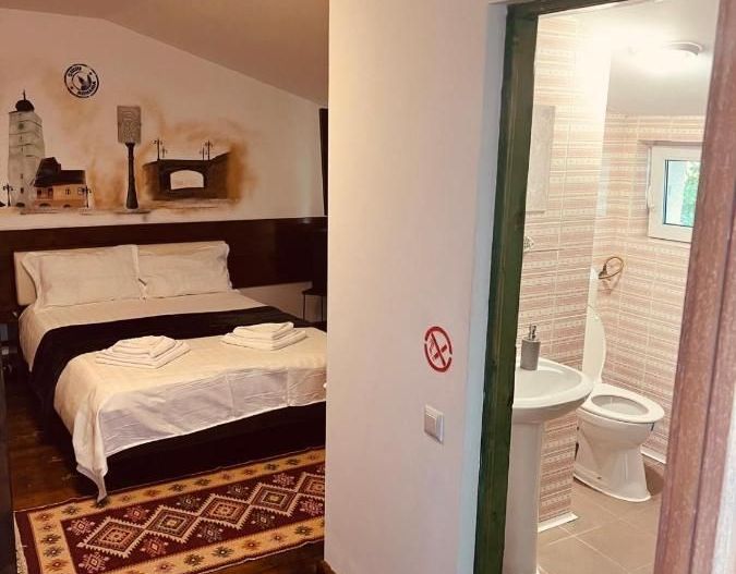 AFACERE PENSIUNE CU 8 CAMERE DE ÎNCHIRIAT - ZONA BĂNEASA - Poză 13