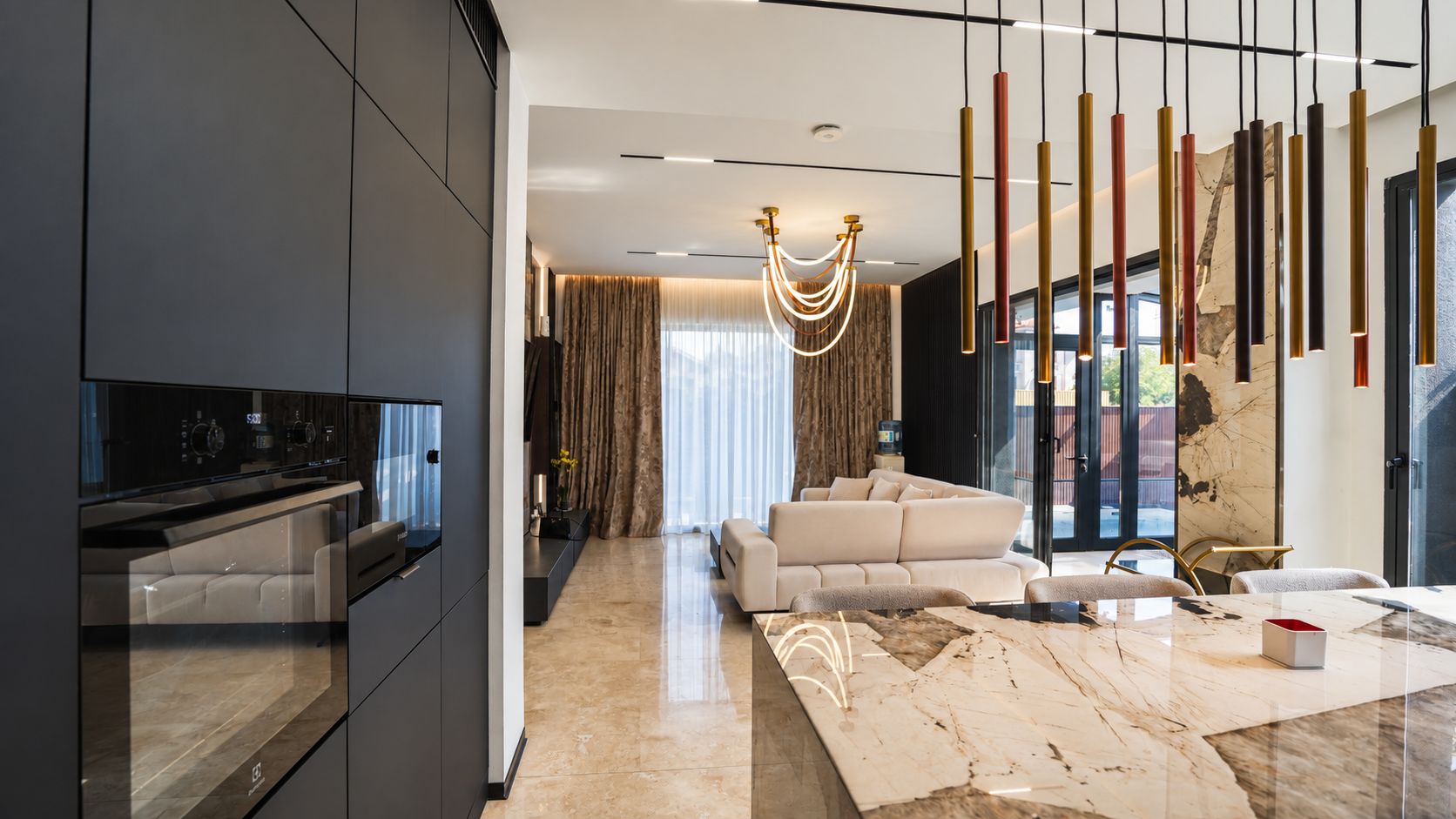 Casă spectaculoasă în Constanța | Design, tehnologie și confort - Poză 9