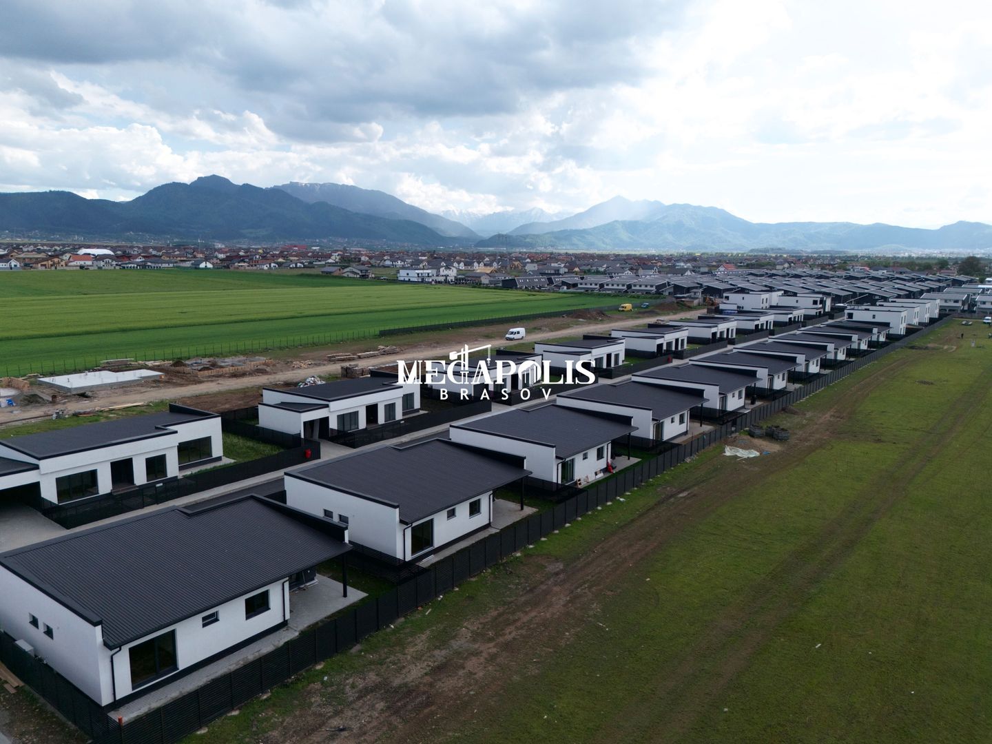Casă 4 Camere | Parter | Drum Asfaltat | Intabulată | Credit | Izvor - Poză 42