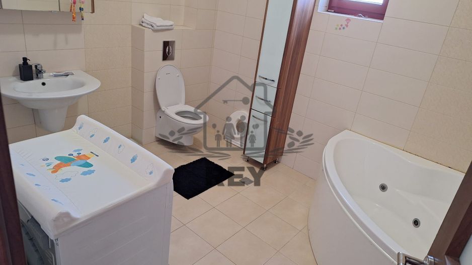 Apartament 4 camere,110 mpu,zona Centrașă/Moldoveanu-Cedonia - Poză 9