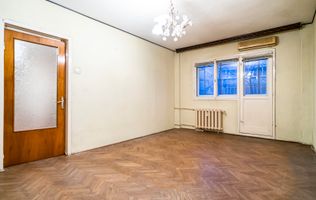 1 Mai nr. 29, 3 camere, 4/10, bloc stradal, c-tie 1980, bucatarie mare, 2 bai