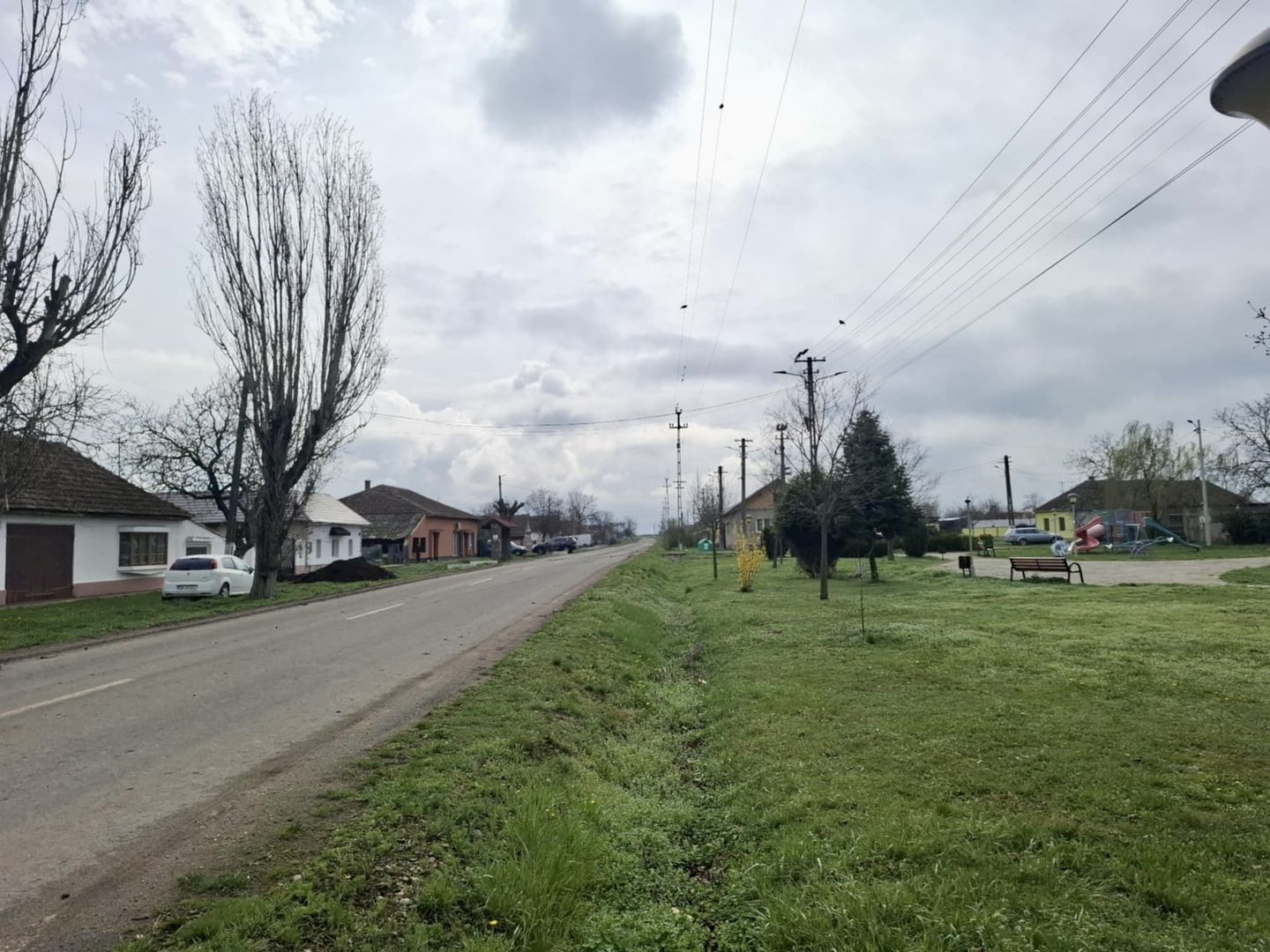 Pret redus Cladire din caramida in Firiteaz, magazinul satesc - Poză 6