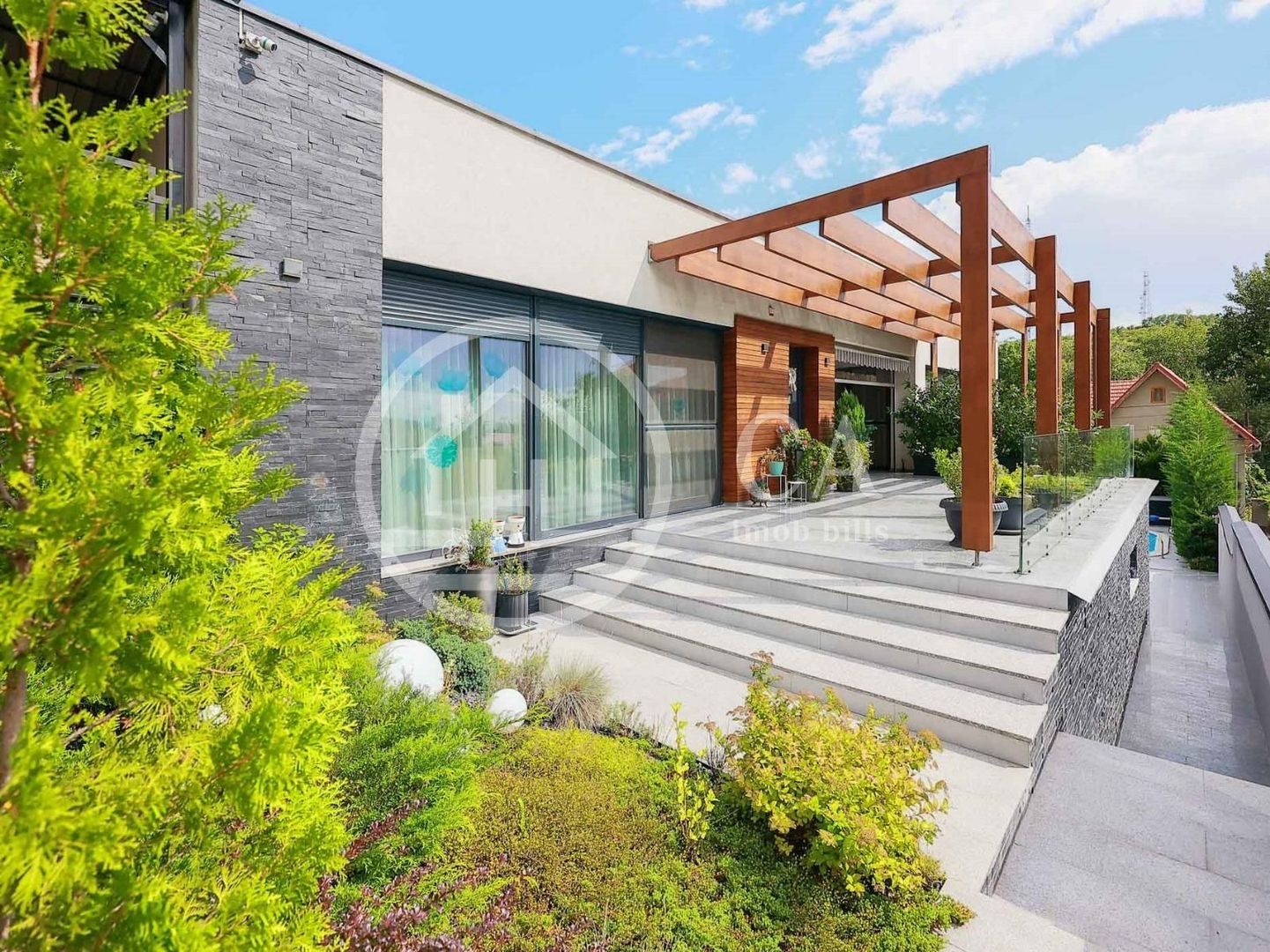 Vila cu piscina de vanzare - P+E str.Adevarului, Oradea - Poză 2