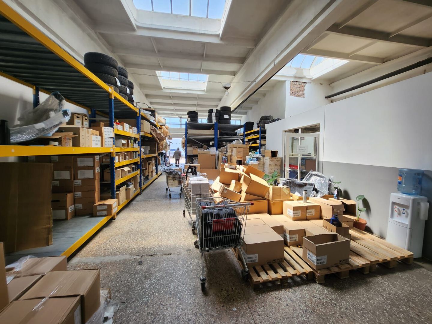 Spatiu industrial  si showroom central de inchiriat - Poză 3