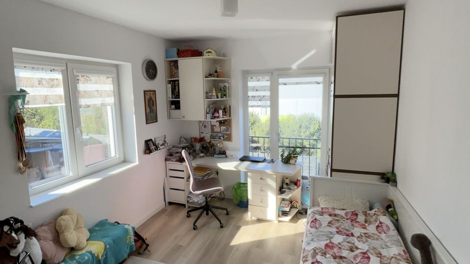 Casa cu Gradina in  Europa, cu 2 Parcari - Poză 11