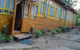 Gospodărie țărănească de vânzare în Cozia, jud. Iași - 2 clădiri, anexe și teren 6.700 mp - Poză 1