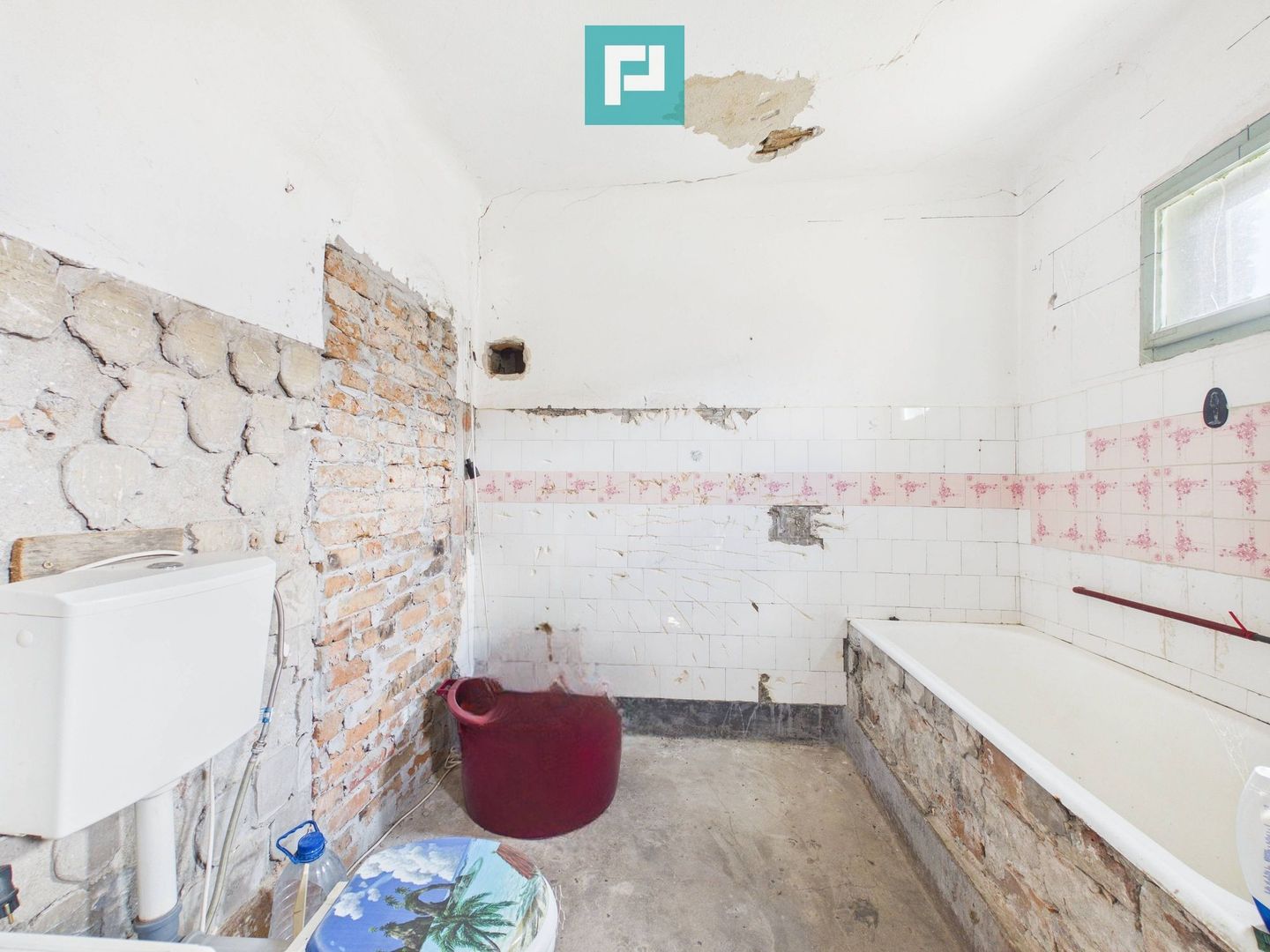 Casă cu teren de 1800 mp, în Buteni, Arad - Poză 12