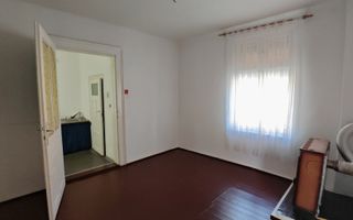 Blumana Proprietate singur in curte,2 corpuri de casa, fara amenajari - Poză 1