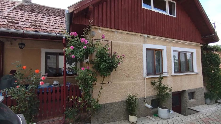 Casa individuala 140mp, teren 1555 mp, Sacele. - Poză 2