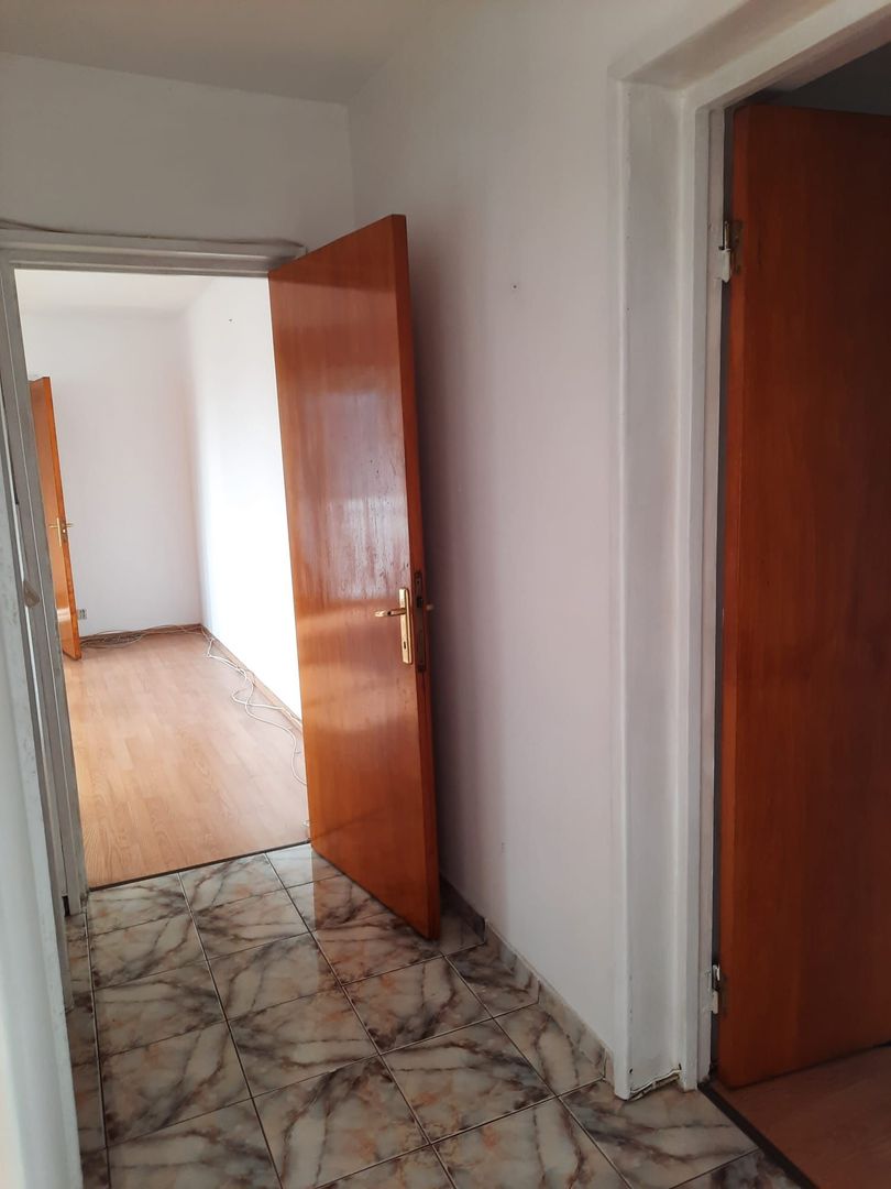De vanzare apartament 2 camere- zona Lujerului - Poză 2