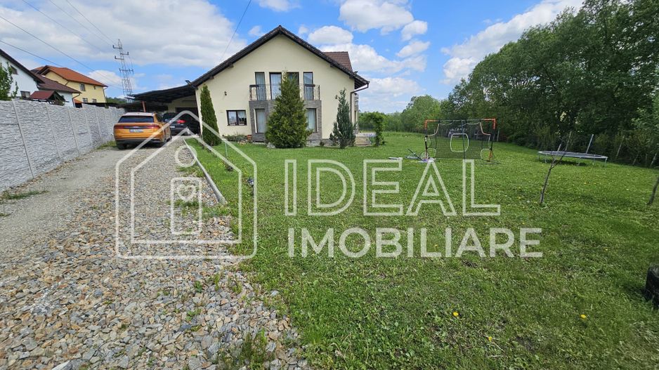 Vila Moderna cu 5 camere, garaj si 921 mp de curte, in Tocile - Poză 3