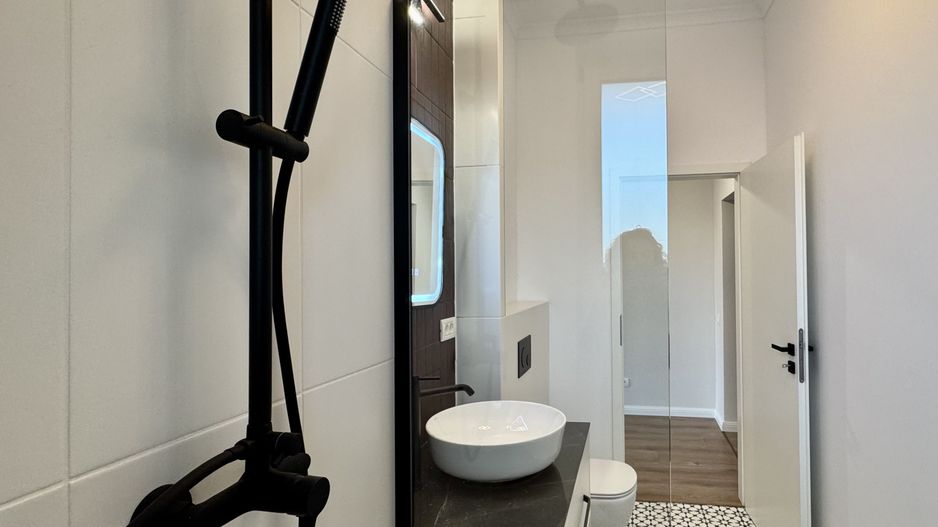 Duplex modern cu grădină, la intrare în Moșnița Nouă - Poză 8