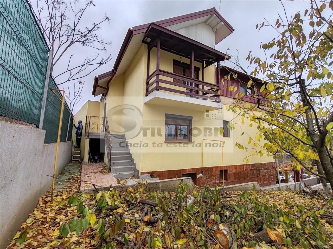 INTABULAT! Ap 3 camere  dec. etaj 1 cu intrare separata Zona Bucium - Poză 2