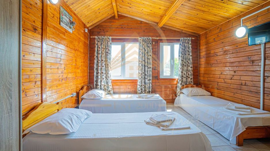 2 vile turistice - 13 camere - afacere la cheie! - Poză 14