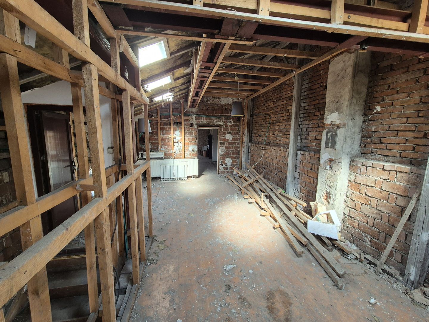 Casa S+P+1+Pod - 210,73 mp + teren 176 mp - zona Baicului - Gara Obor - Poză 5