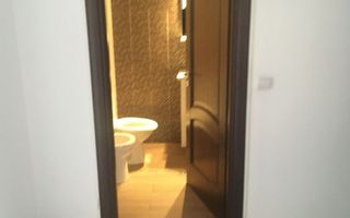 Închiriez apartament 3 camere nemobilat, Unirii, destinat birouri - Poză 7