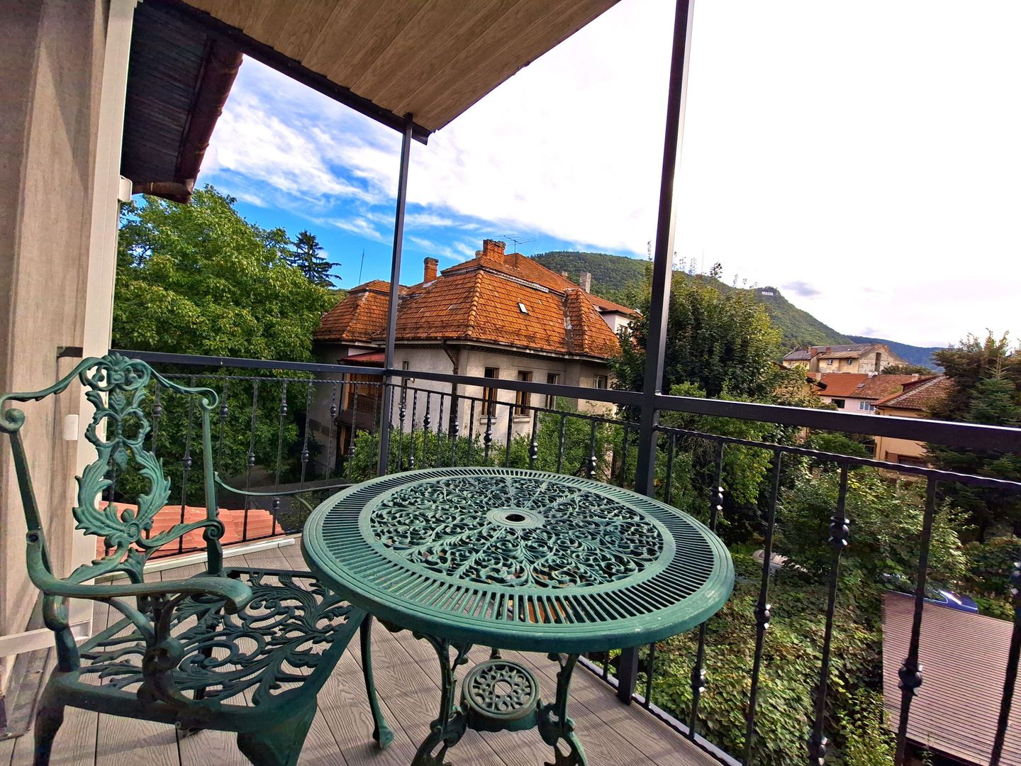 Apartament cu 2 camere, priveliște superbă spre Tâmpa, zonă centrală - Poză 1