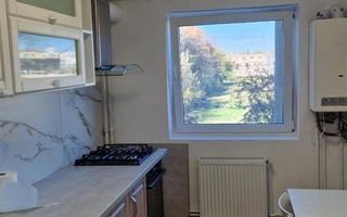 Etaj 1 4 camere  Complexul Studentesc-aproape de Sala Olimpia - Poză 3